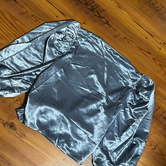 Top - Picture 2 of 2